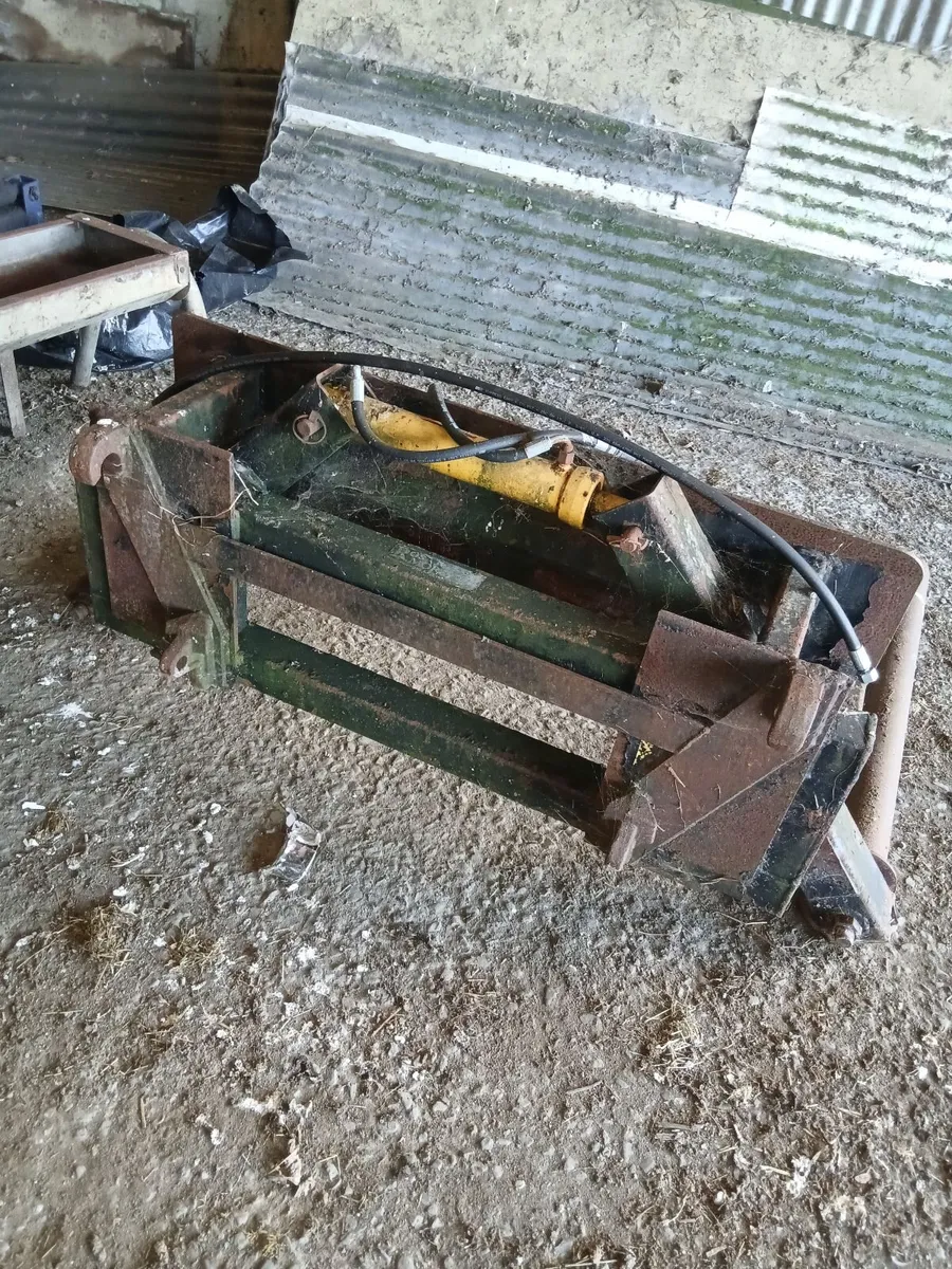 Bale Handler - Image 2