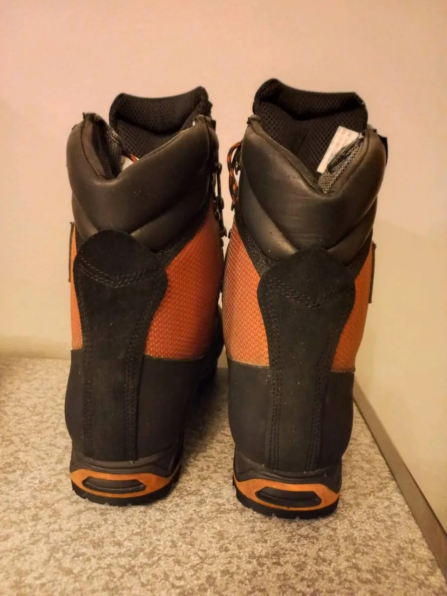 Chainsaw boots level 2-  NEW SIP Grizzlys size 44 - Image 2