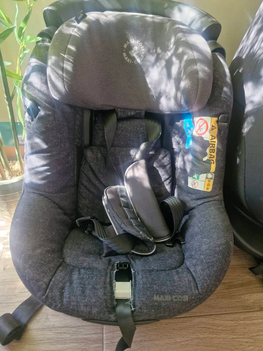 Child Car Seat - Image 1