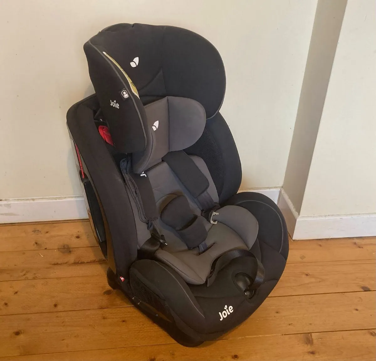 Joie Baby Car Seat – Excellent Condition - Image 1