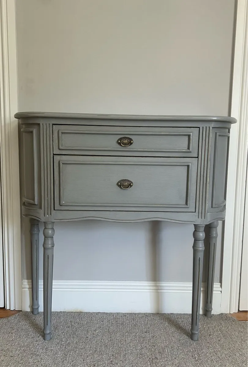 2 drawer bedside locker/chest of drawers - Image 1