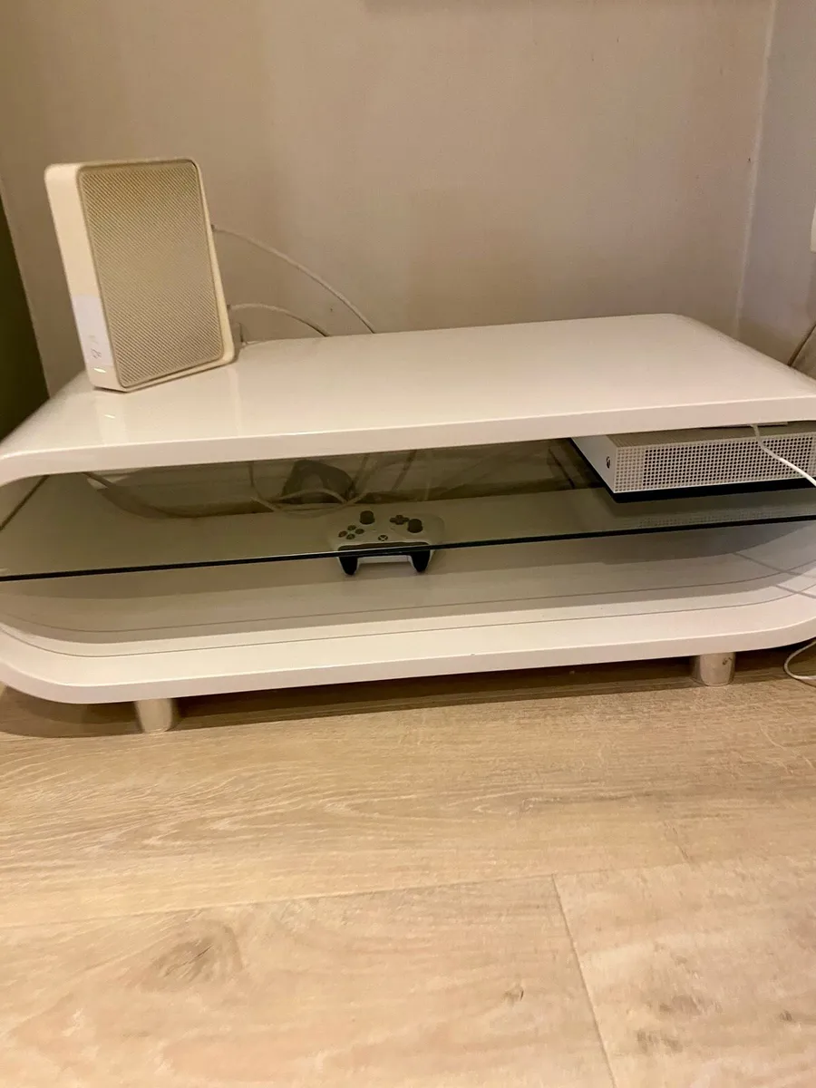 Modern TV Unit – White Gloss – Very Good Condition - Image 2