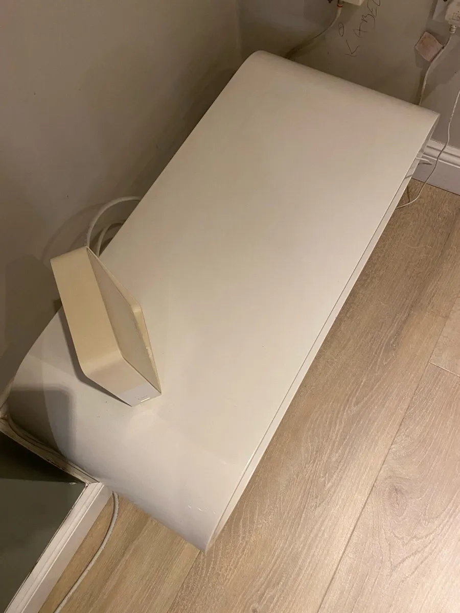 Modern TV Unit – White Gloss – Very Good Condition - Image 3