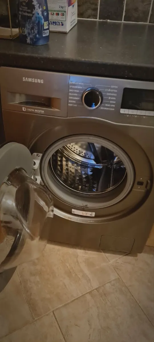 Samsung EcoBubble 9kg washing machine - Image 2