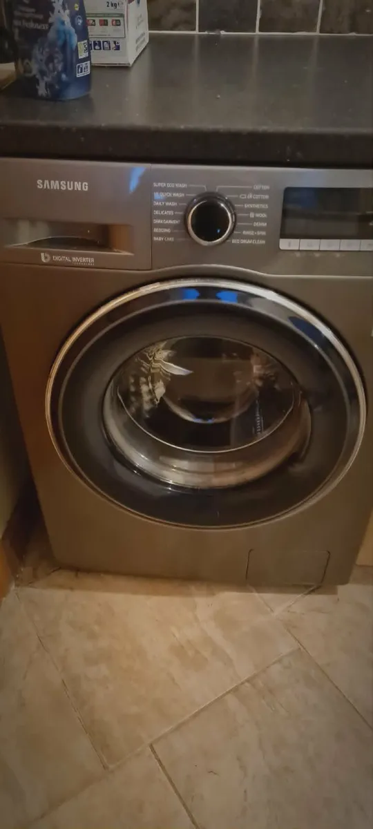 Samsung EcoBubble 9kg washing machine - Image 1