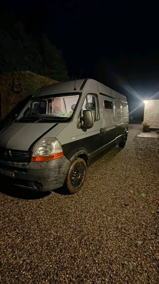 Renault master campervan - Image 1