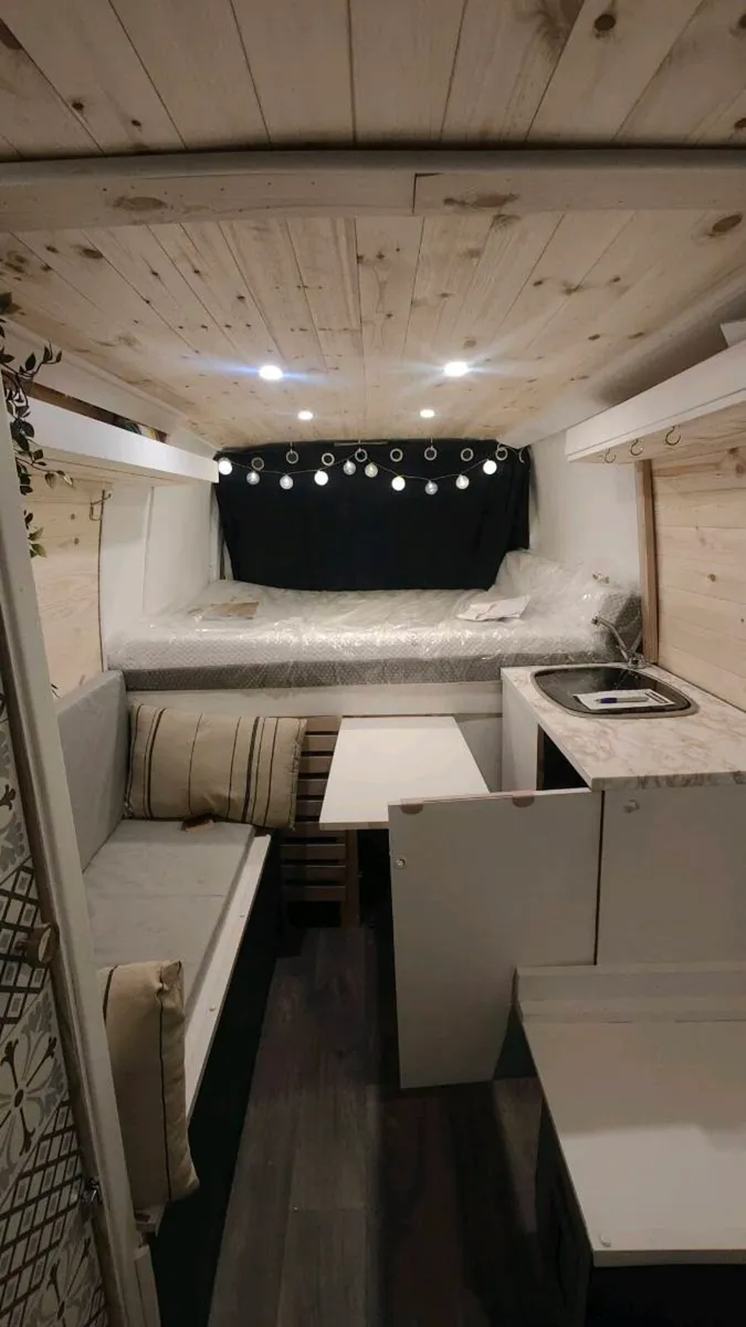 Renault master campervan - Image 4