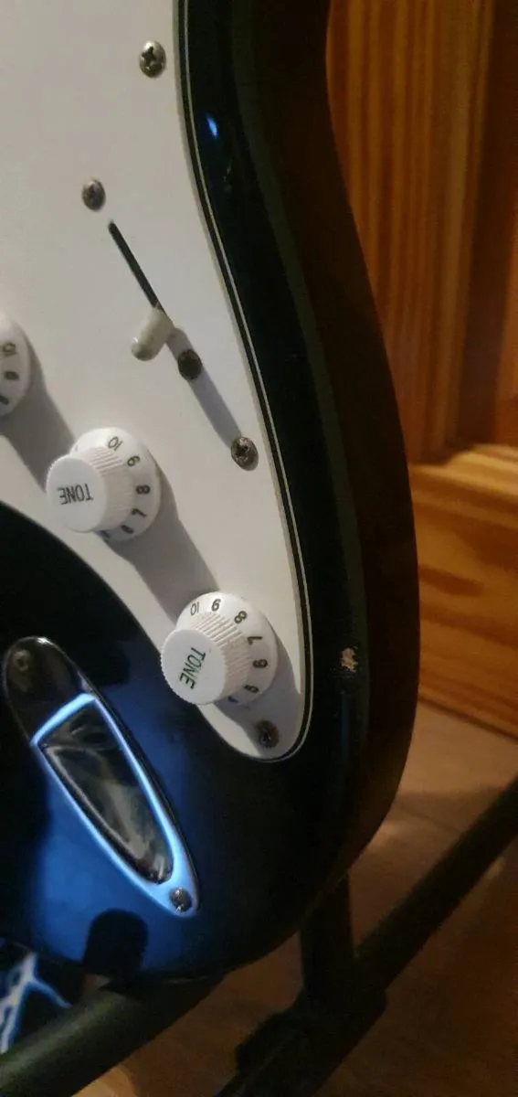 Elevation Guitar and Marshall Amp - Image 4