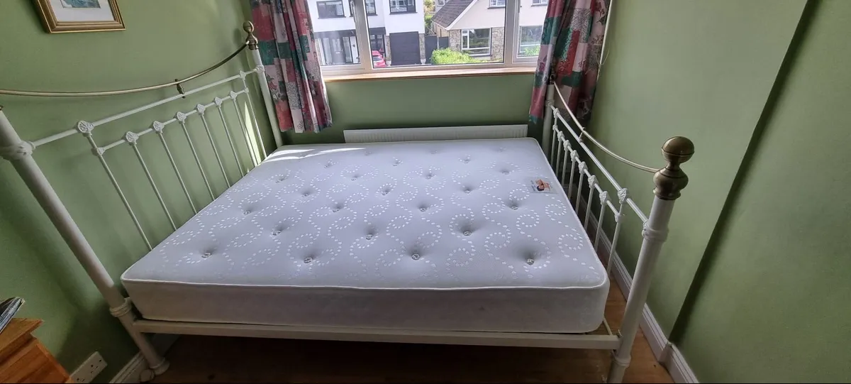 Double Bed and Mattress almost new - Image 1