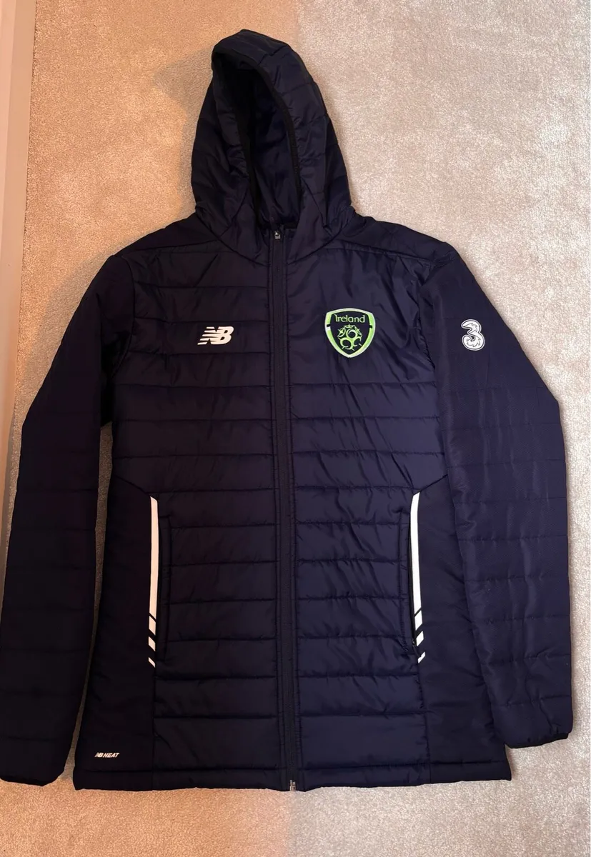 Brand New Mens Medium Jacket - Image 2