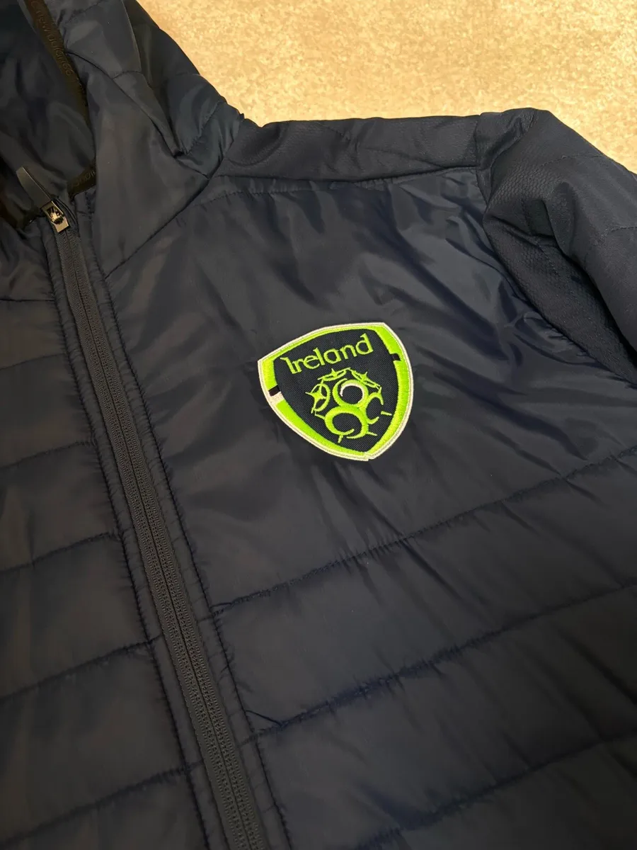 Brand New Mens Medium Jacket - Image 4