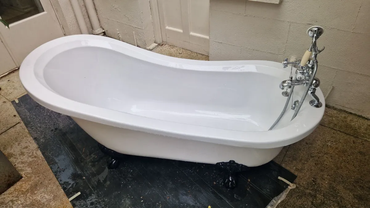 Free standing bath - Image 1
