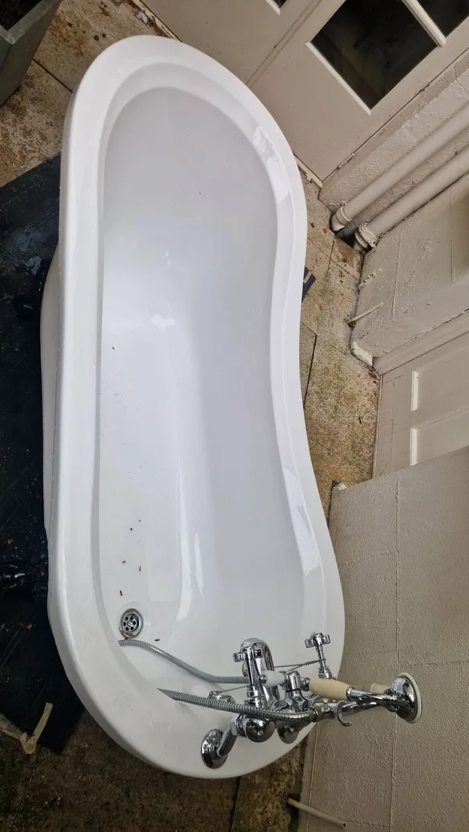 Free standing bath - Image 3