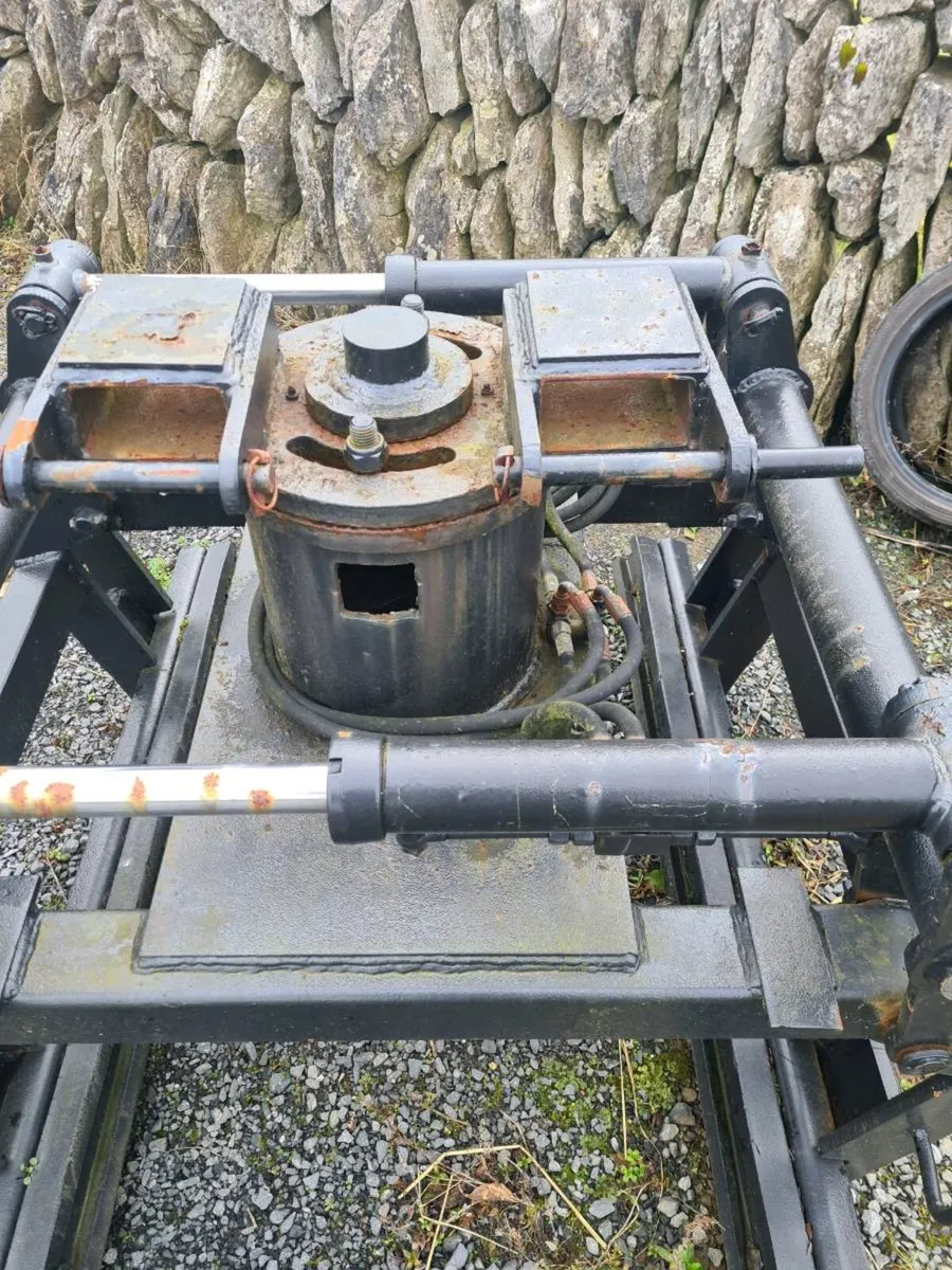 Hydraulic Block Grab - Image 1