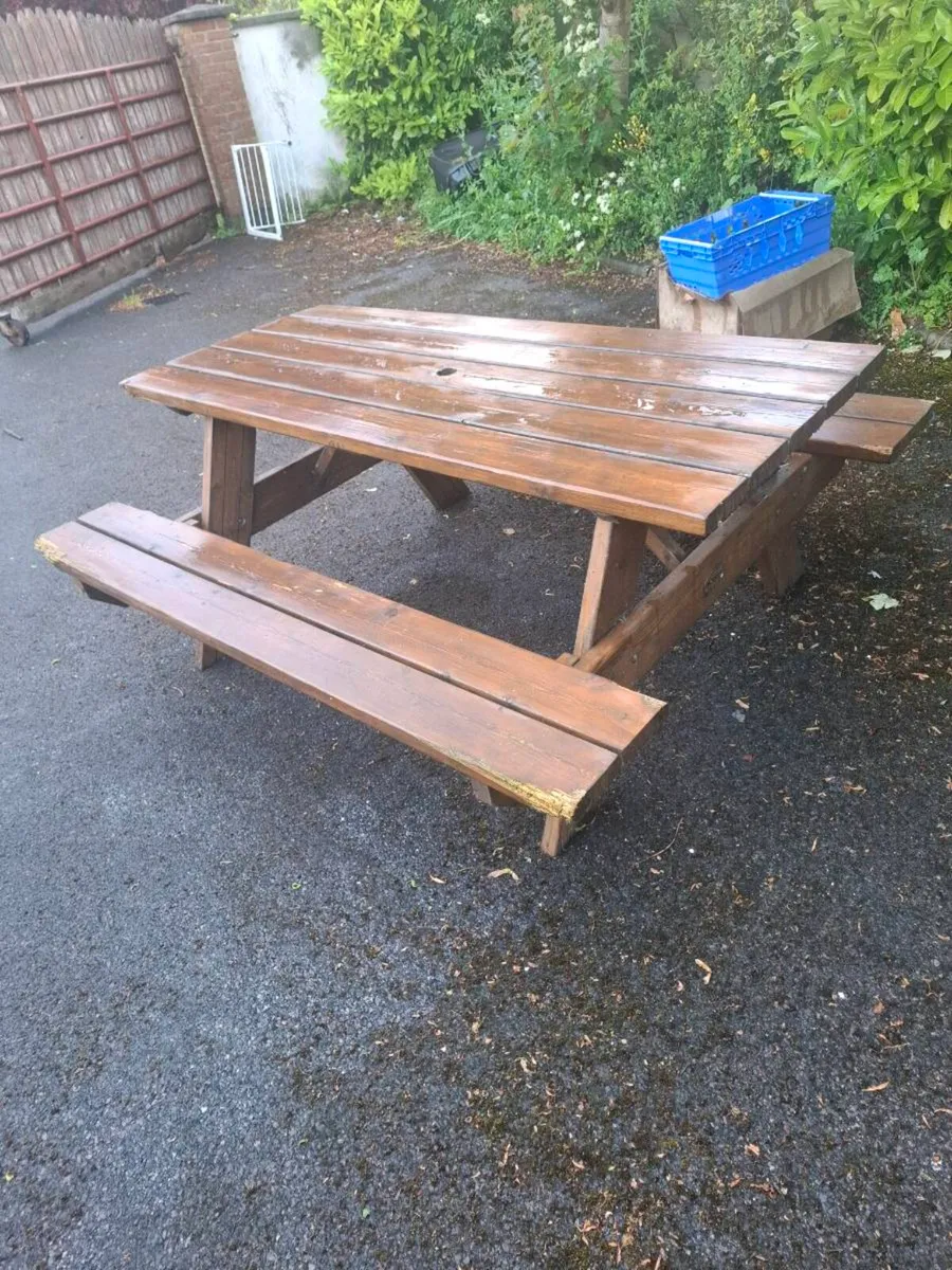 Picnic bench - Image 1
