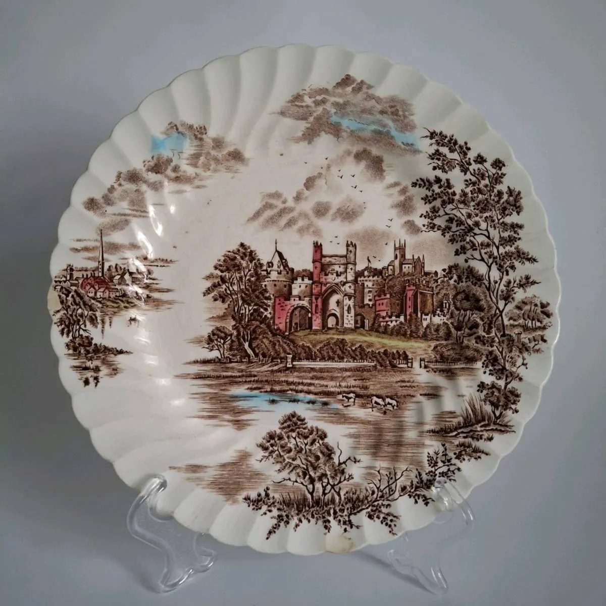 Johnson Bros 'Ancient Towers' Plate - Image 1