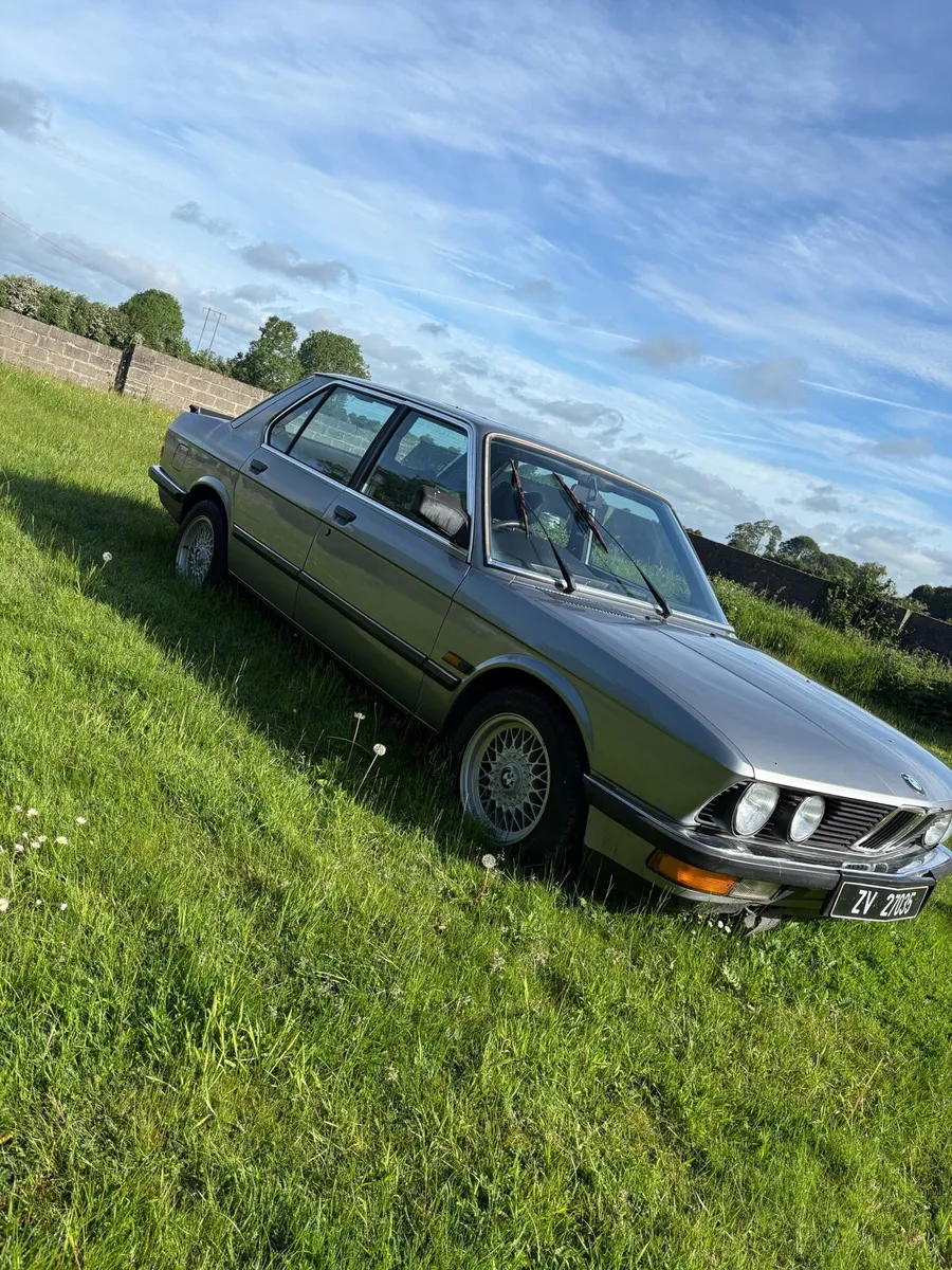 BMW E28 525E - Image 1