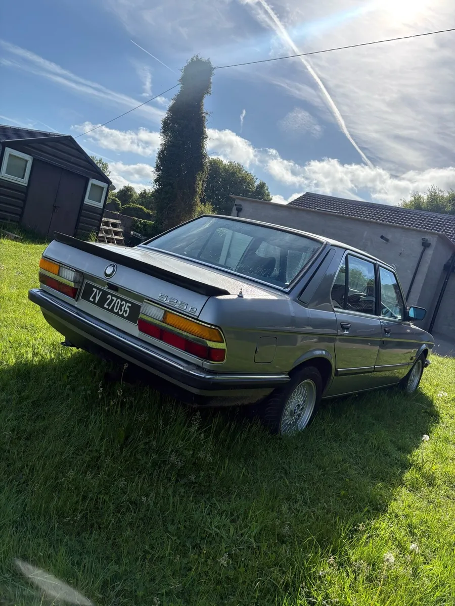 BMW E28 525E - Image 2