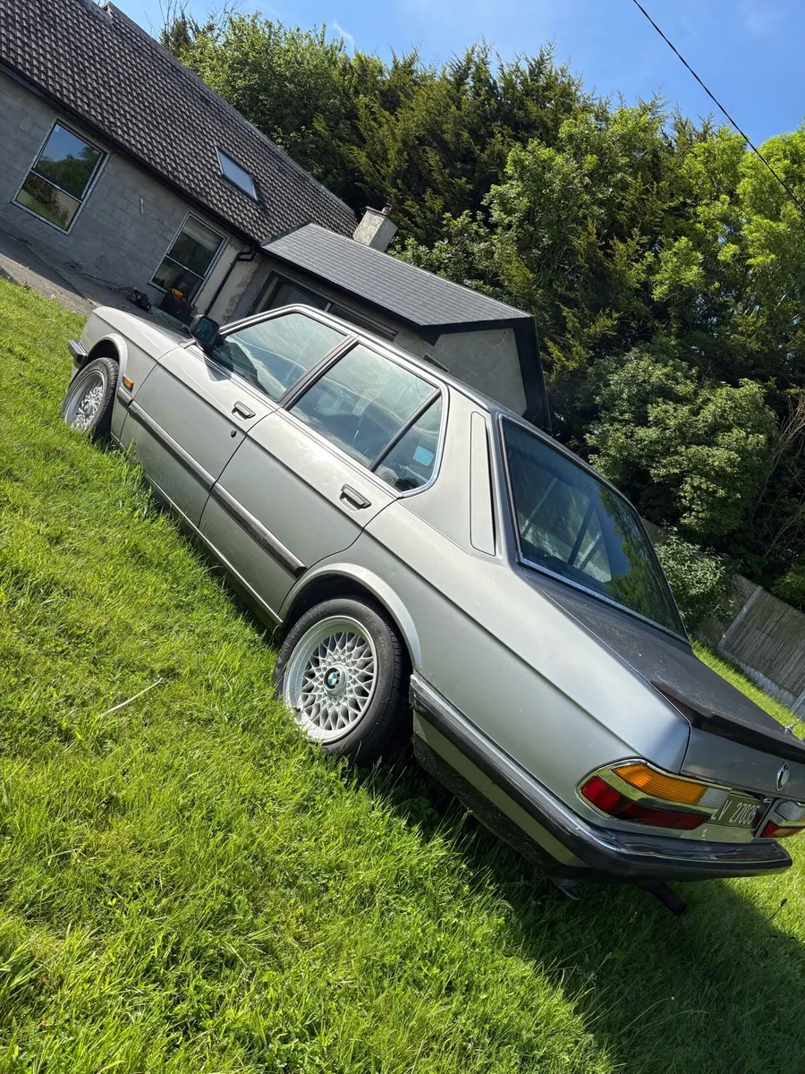 BMW E28 525E - Image 4