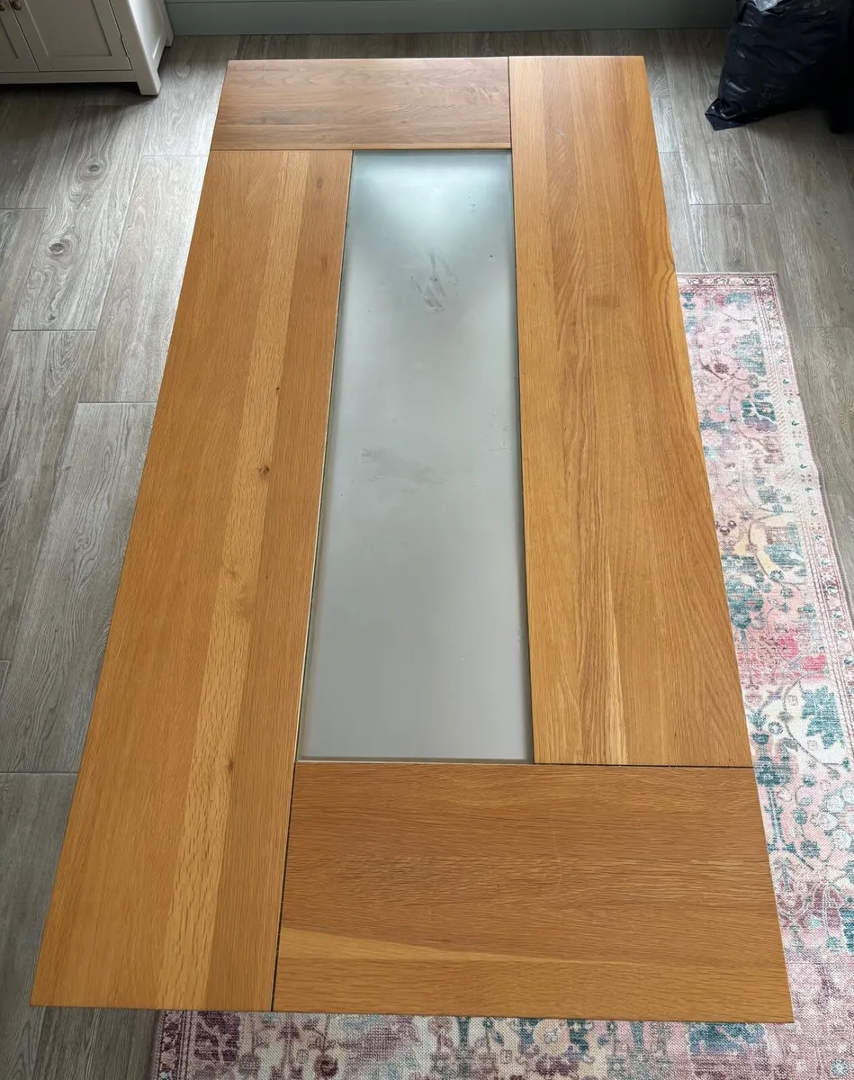 Dining table - Image 1