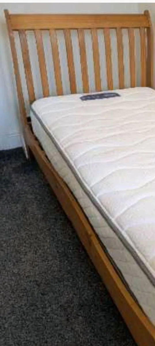 Single bed - Image 2
