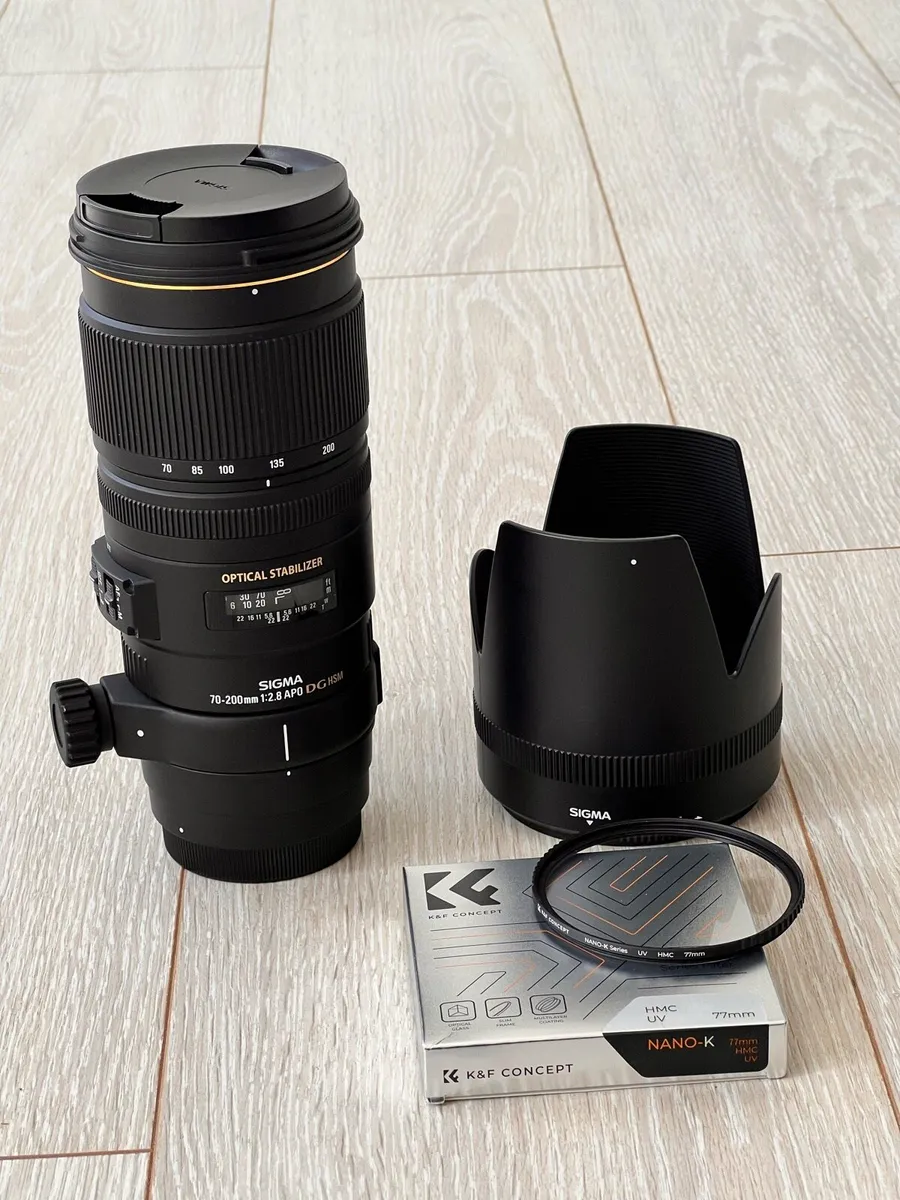 Sigma 70-200mm f/2.8 Apo DG HSM Canon lens - Image 1