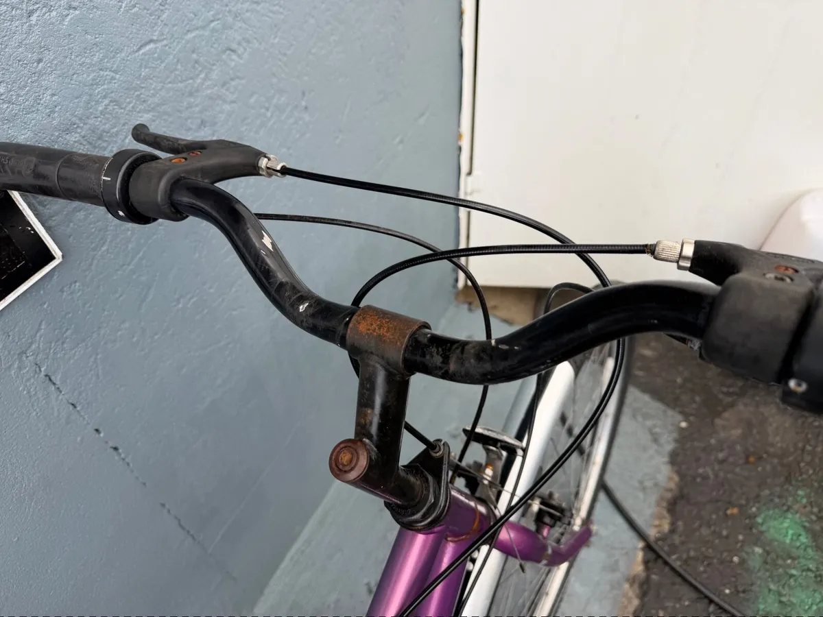 Raleigh hybrid bike - Image 3