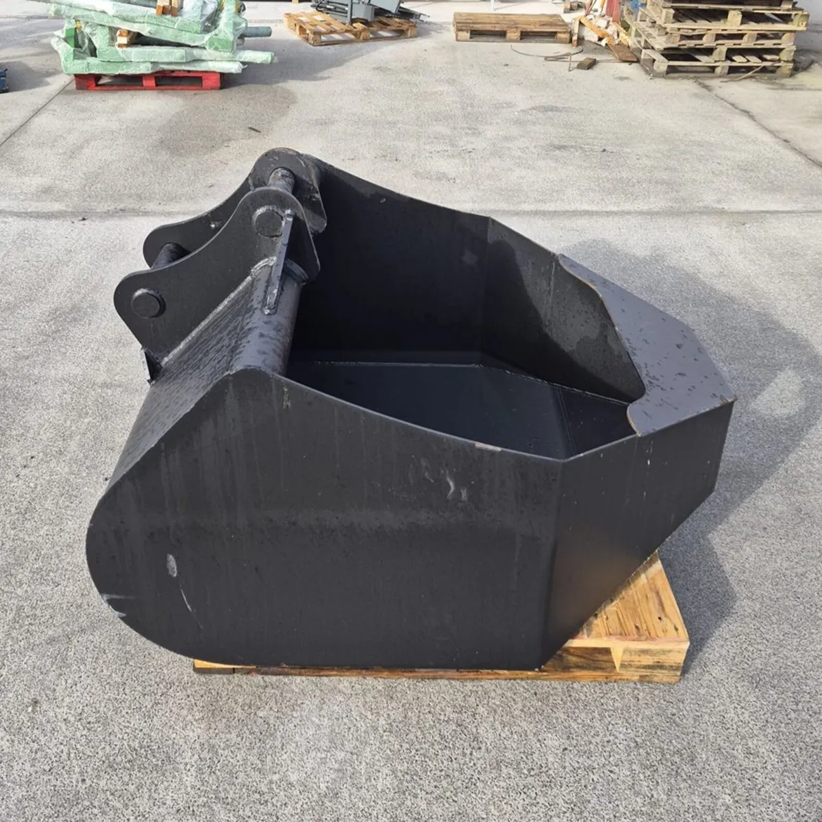 Concrete pouring bucket - Image 3