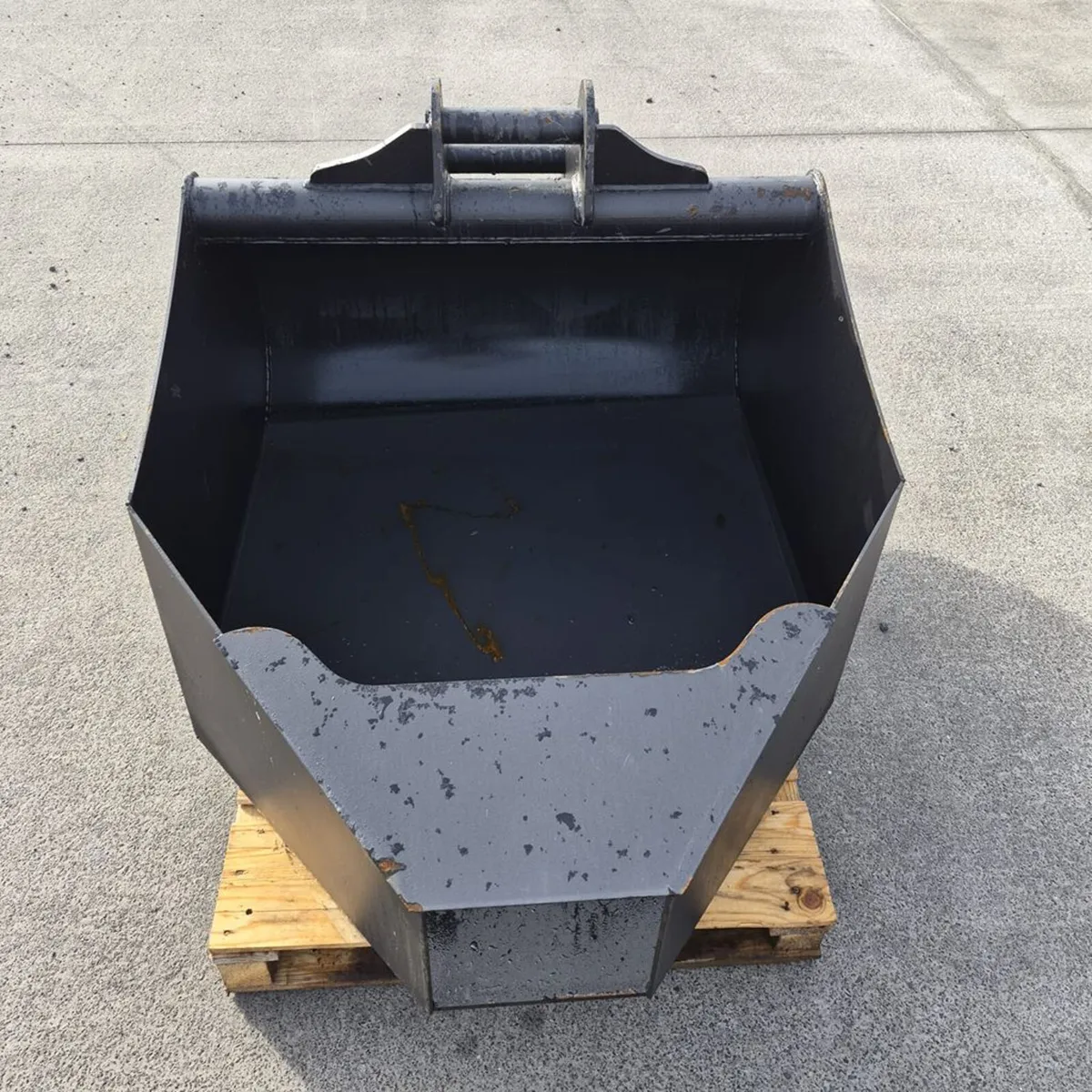 Concrete pouring bucket - Image 2