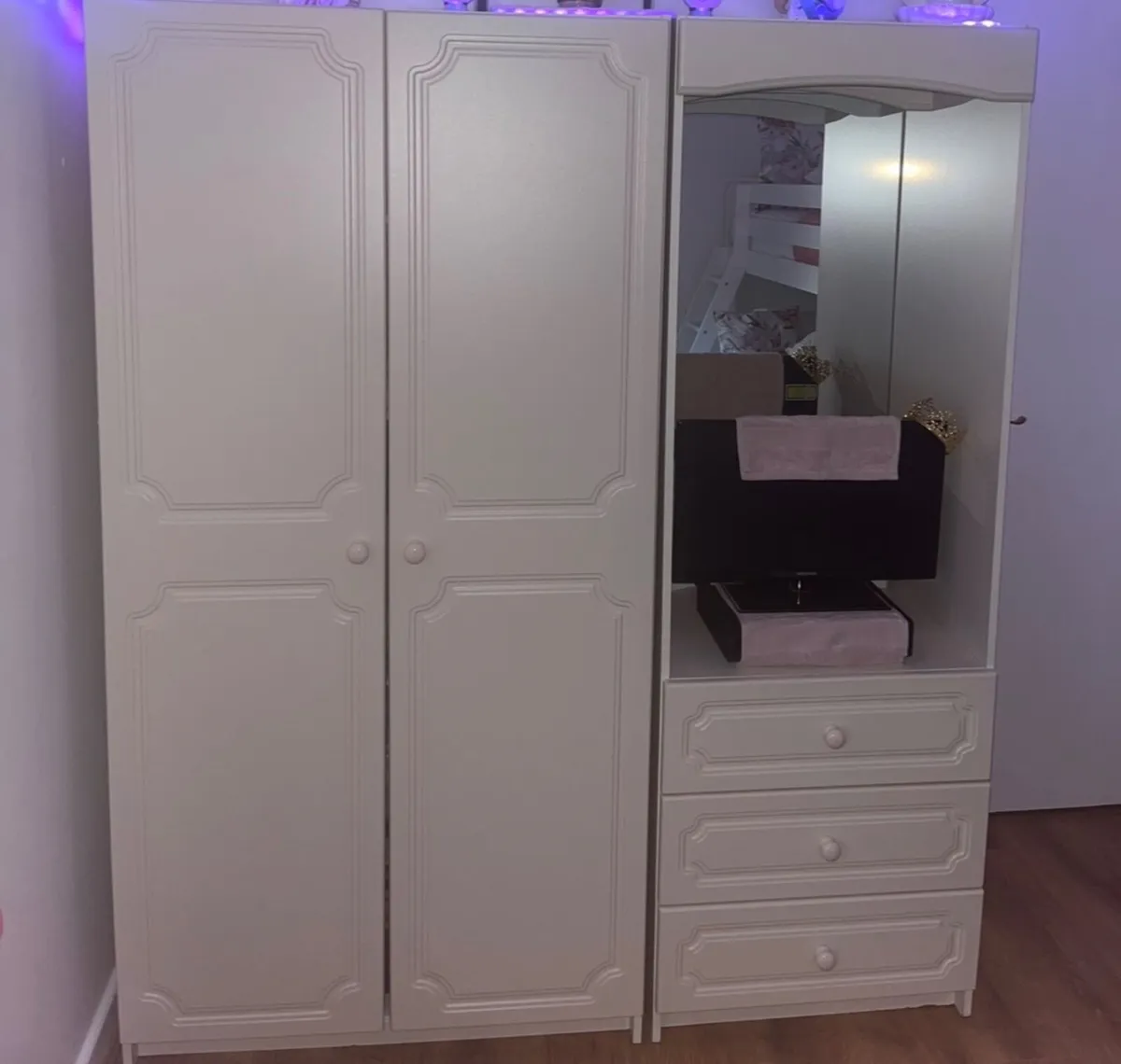 Double wardrobe set - Image 1