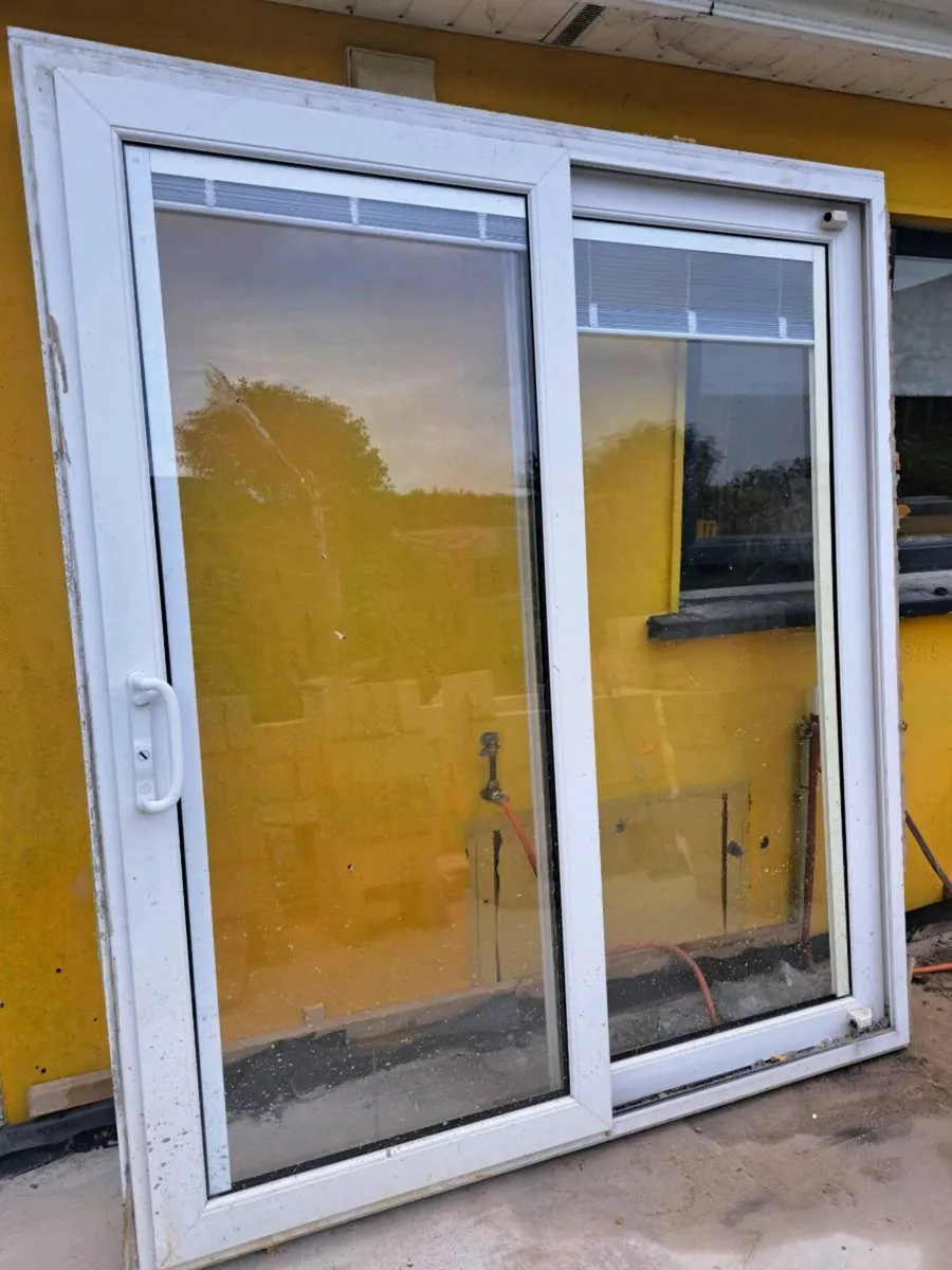 White double glazed sliding door - Image 2