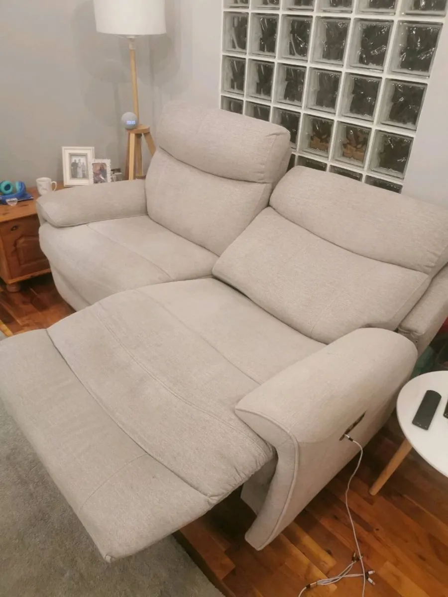 2 Electric reclining couches - Image 1