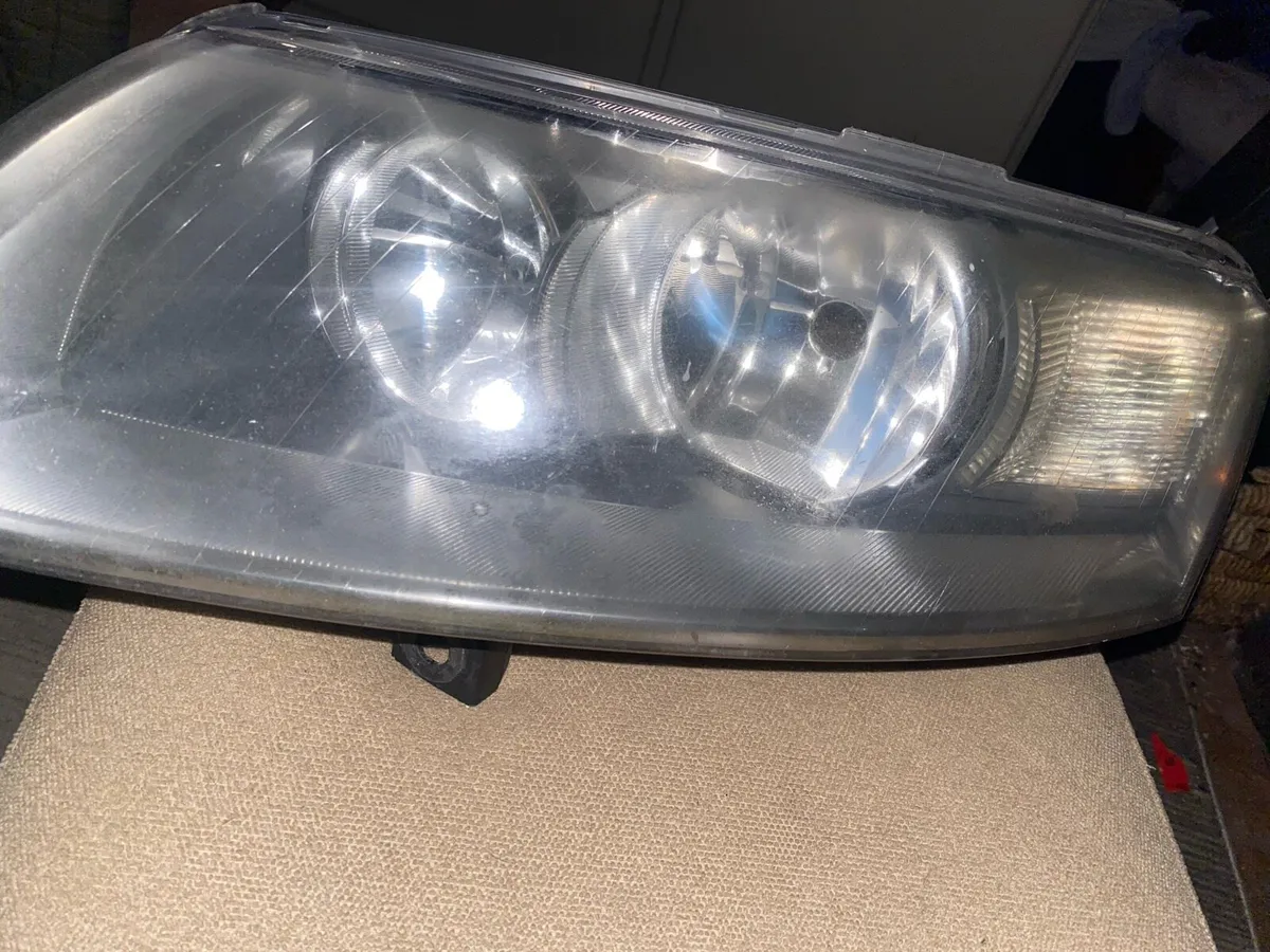 A6 c6 headlights - Image 1