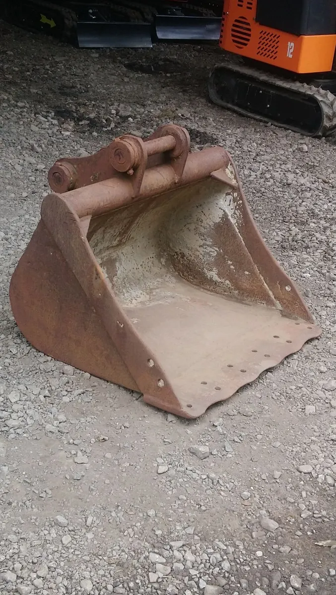 HITACHI ZAXIS FOUNDATION BUCKET ( 50mm pins ) - Image 3
