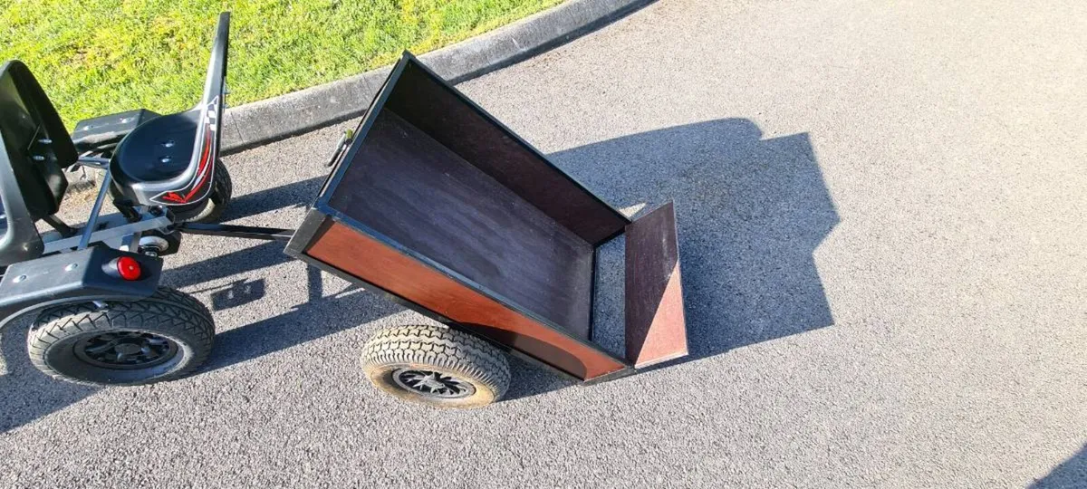 Dino go cart & tipping trailer - Image 3