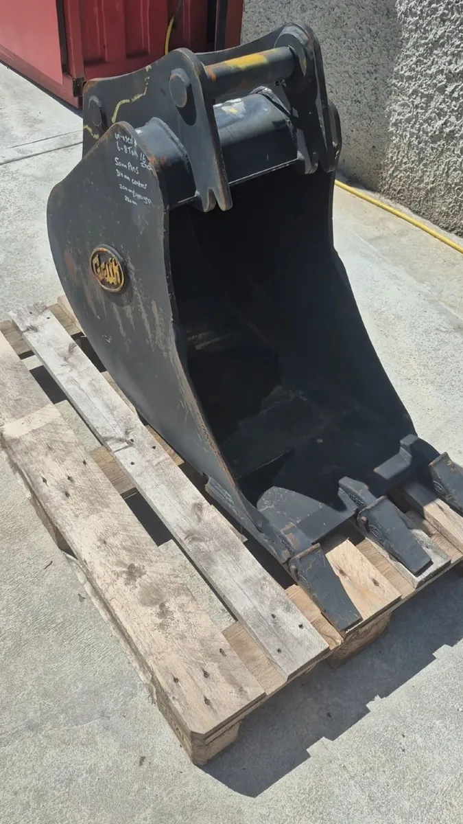 Unused Geith 16inch digger bucket 6-8ton 50mm pins - Image 1