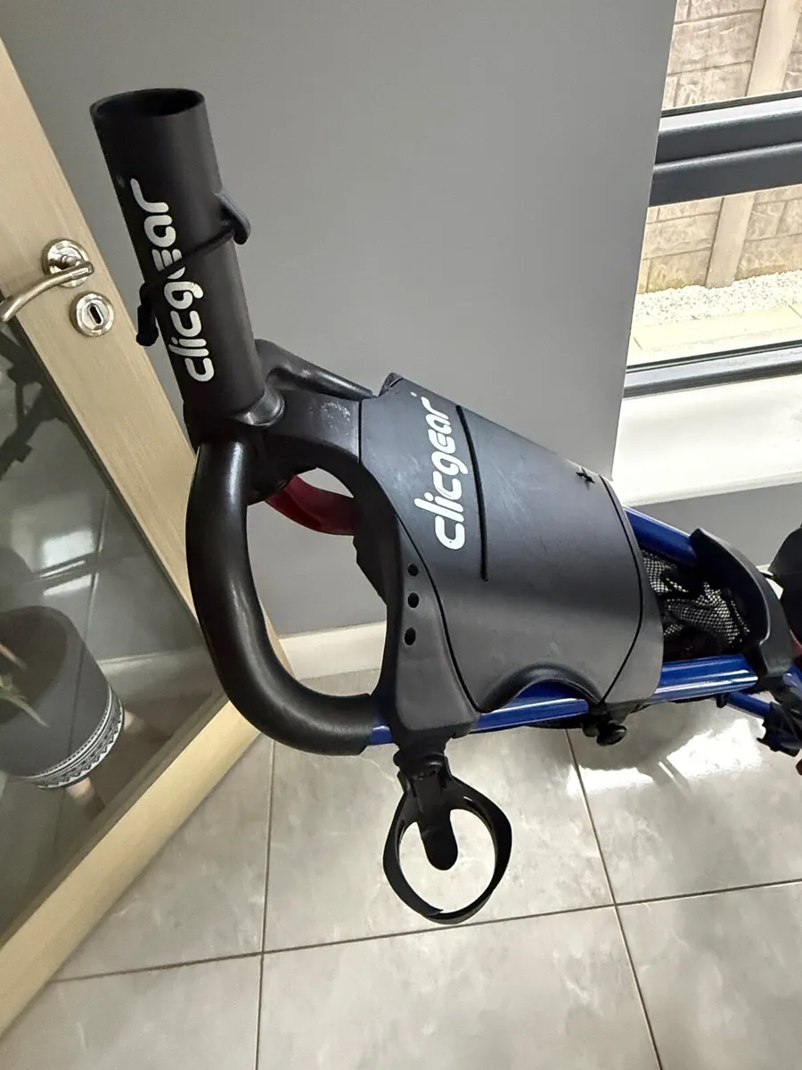 Clicgear golf trolley - Image 3