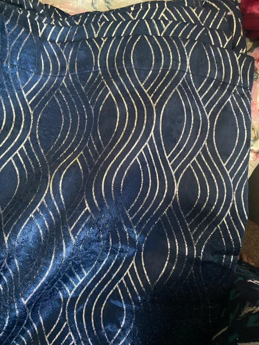 2 pairs of blue velvet curtains - Image 2