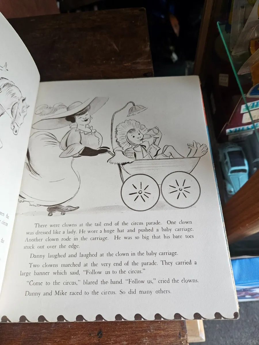 Vintage The Circus Book - Image 3
