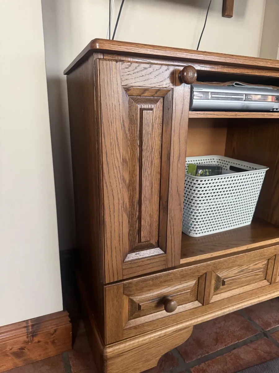 Oak wood cabinet - Image 1