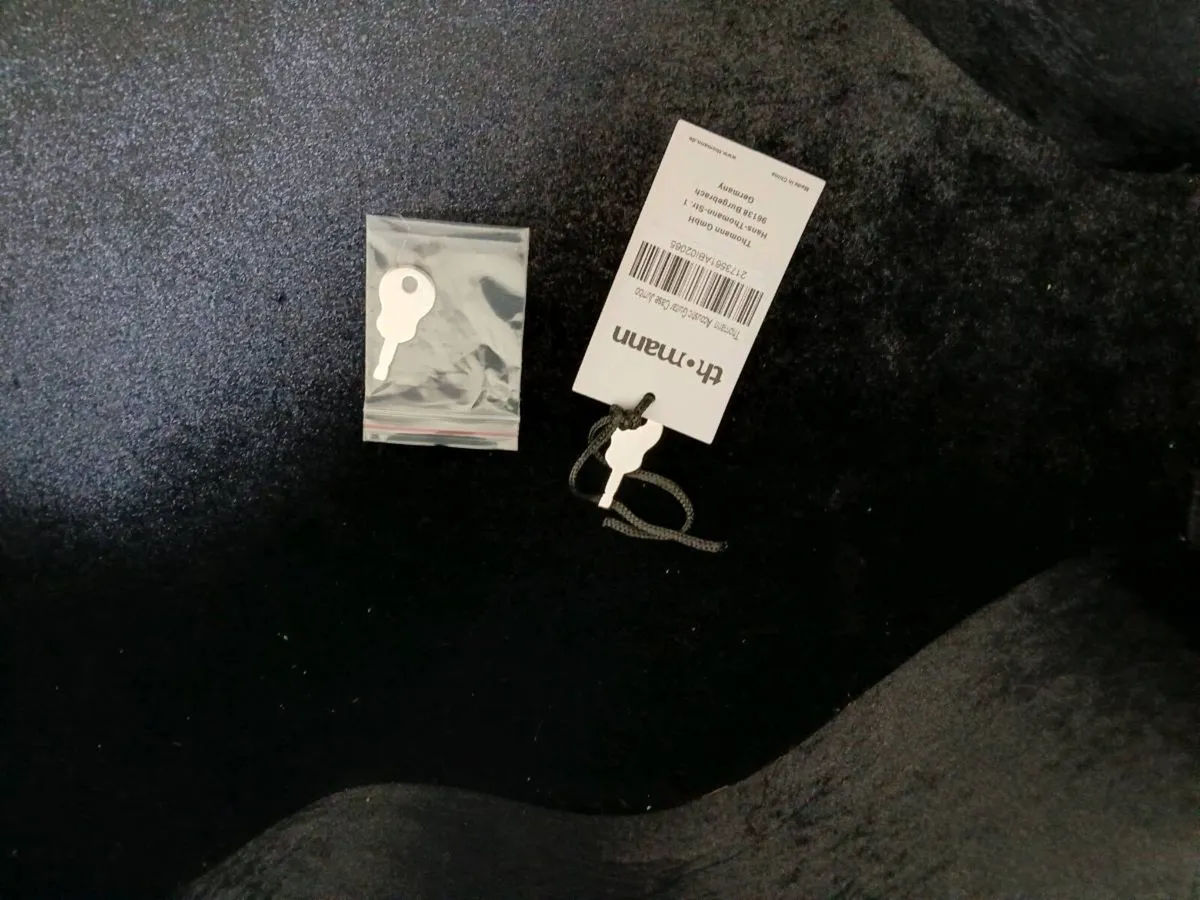Thomann Jumbo Hardcase and Keys - Image 2