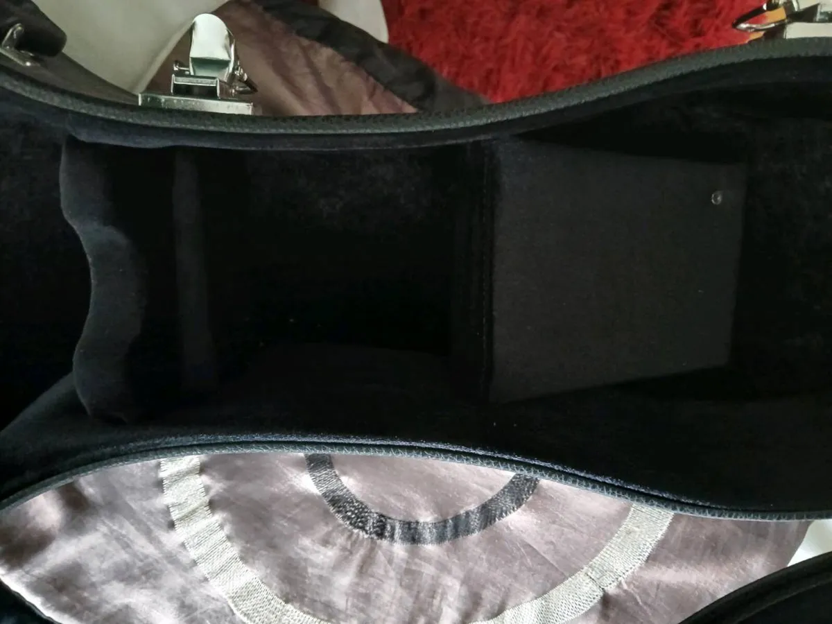 Thomann Jumbo Hardcase and Keys - Image 3