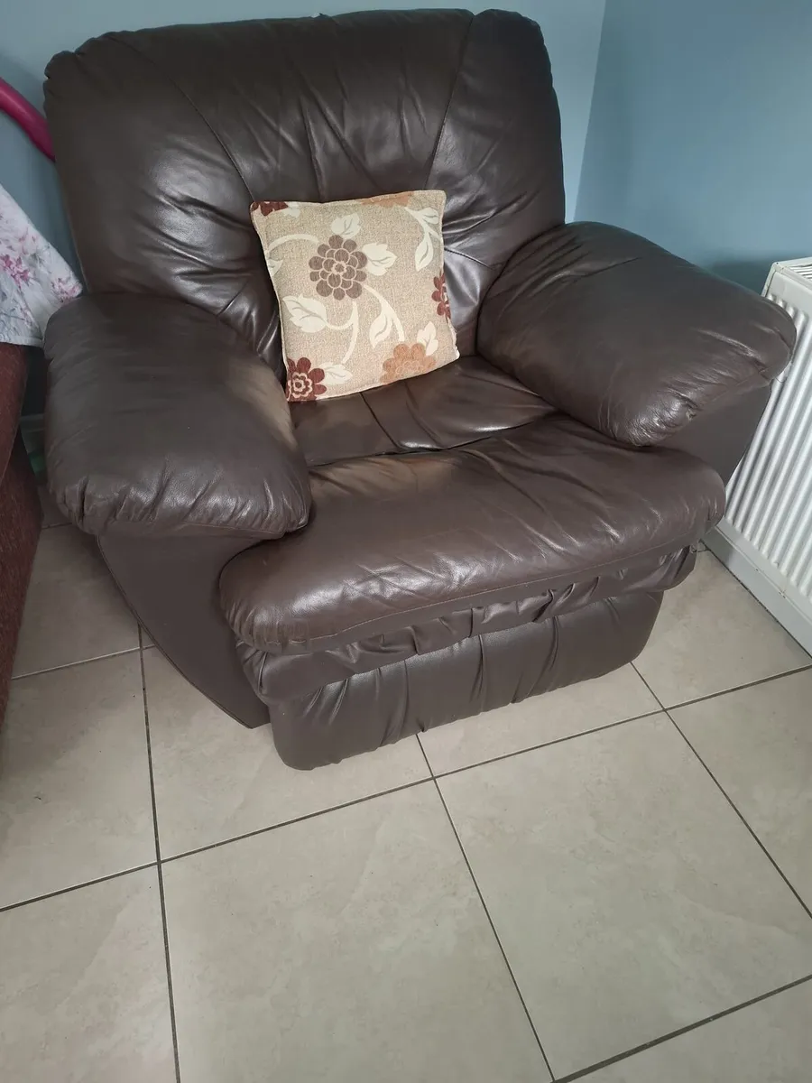 Free Leather Reclining   Armchair - Image 2