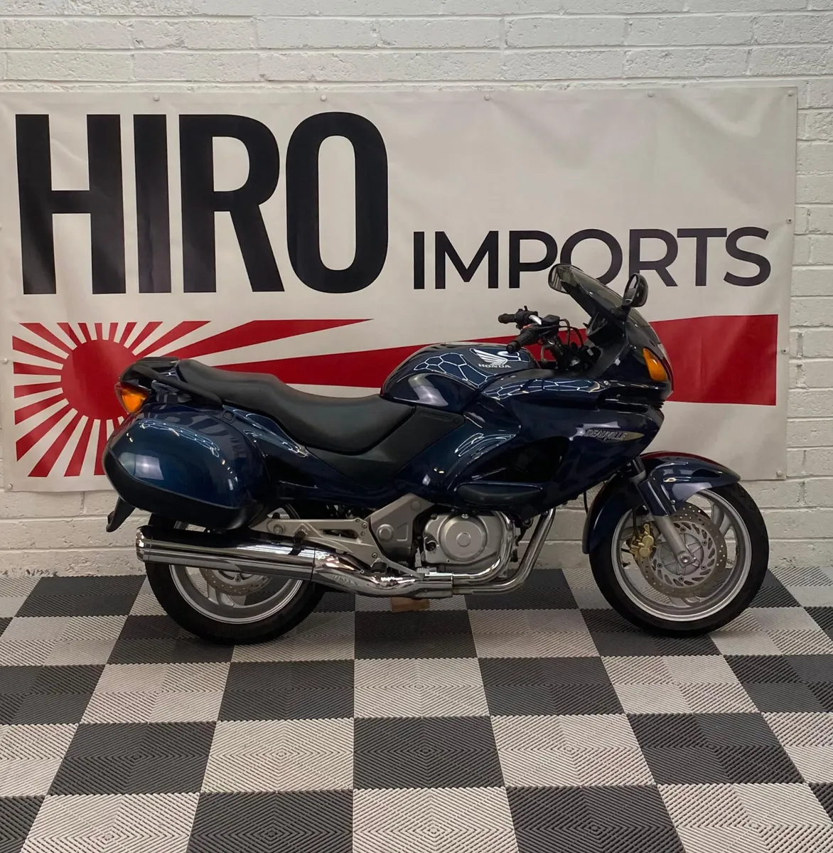 2000 Honda NT650V Deauville - Image 2