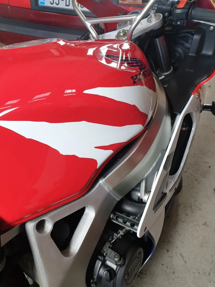 Honda Fireblade 1999 - Image 2