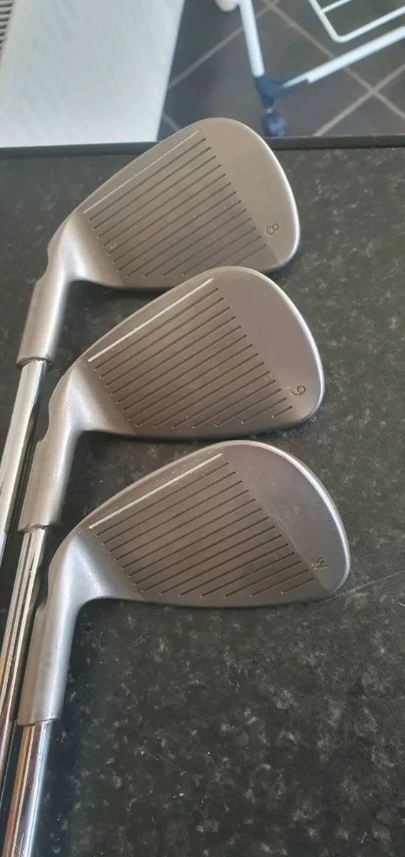 PRACTICALLY NEW PING I10 IRONS 4 TO PW - Image 3