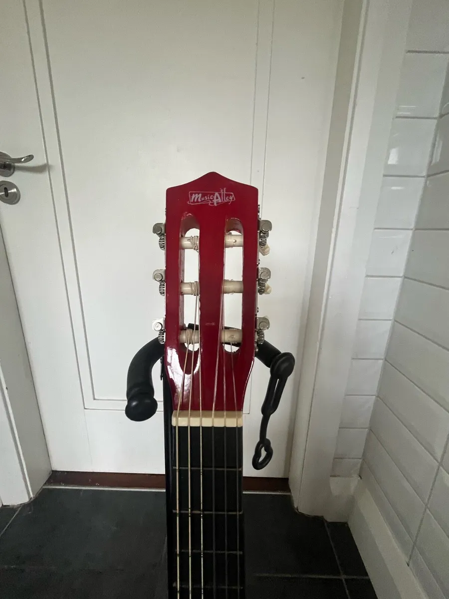 Guitar - Image 4