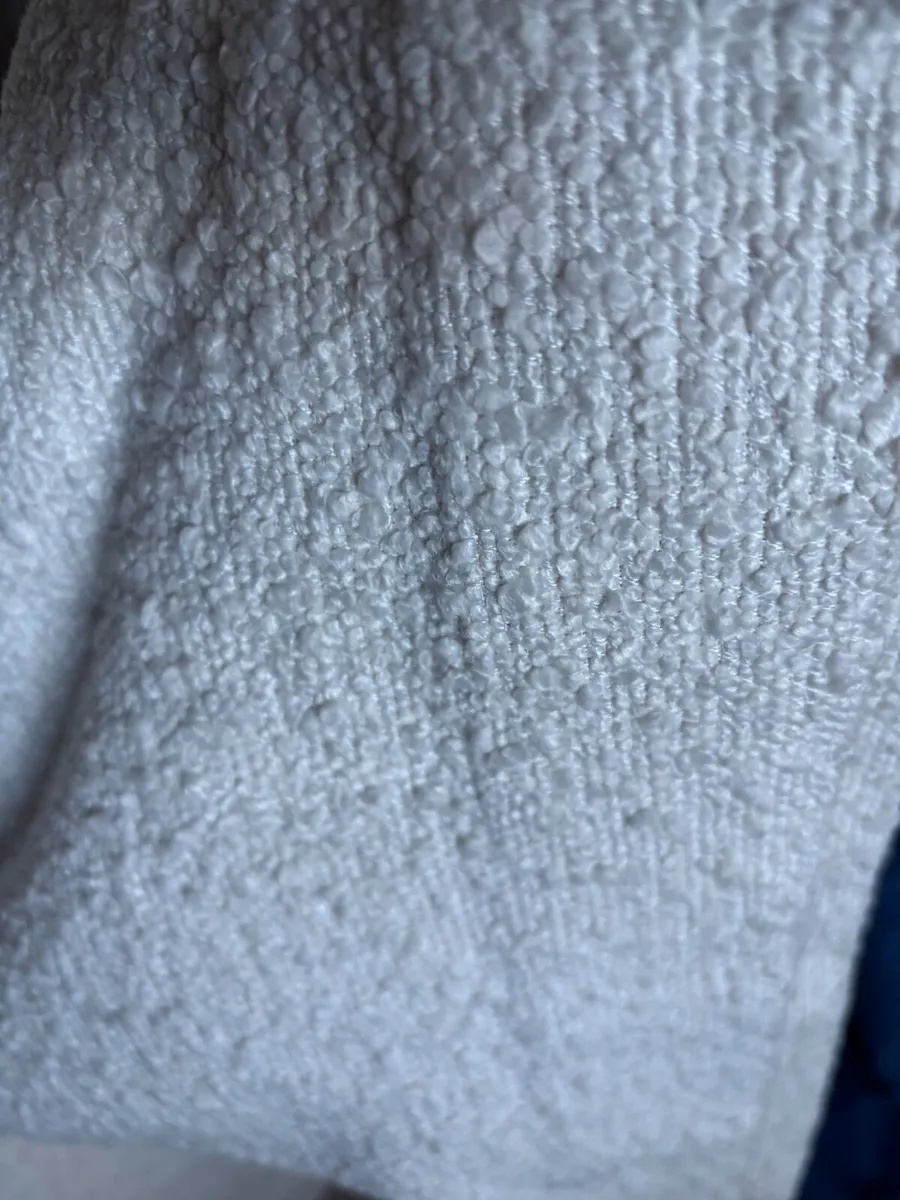 Curtains - Image 3