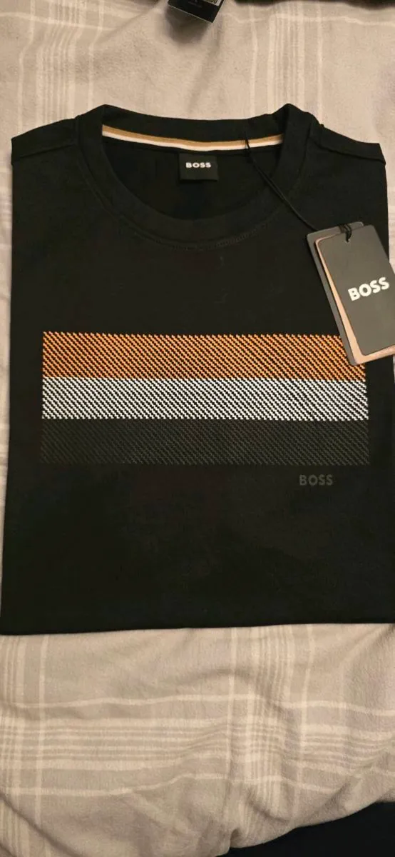 Hugo Boss Mens T-shirt Size XXL - Image 1