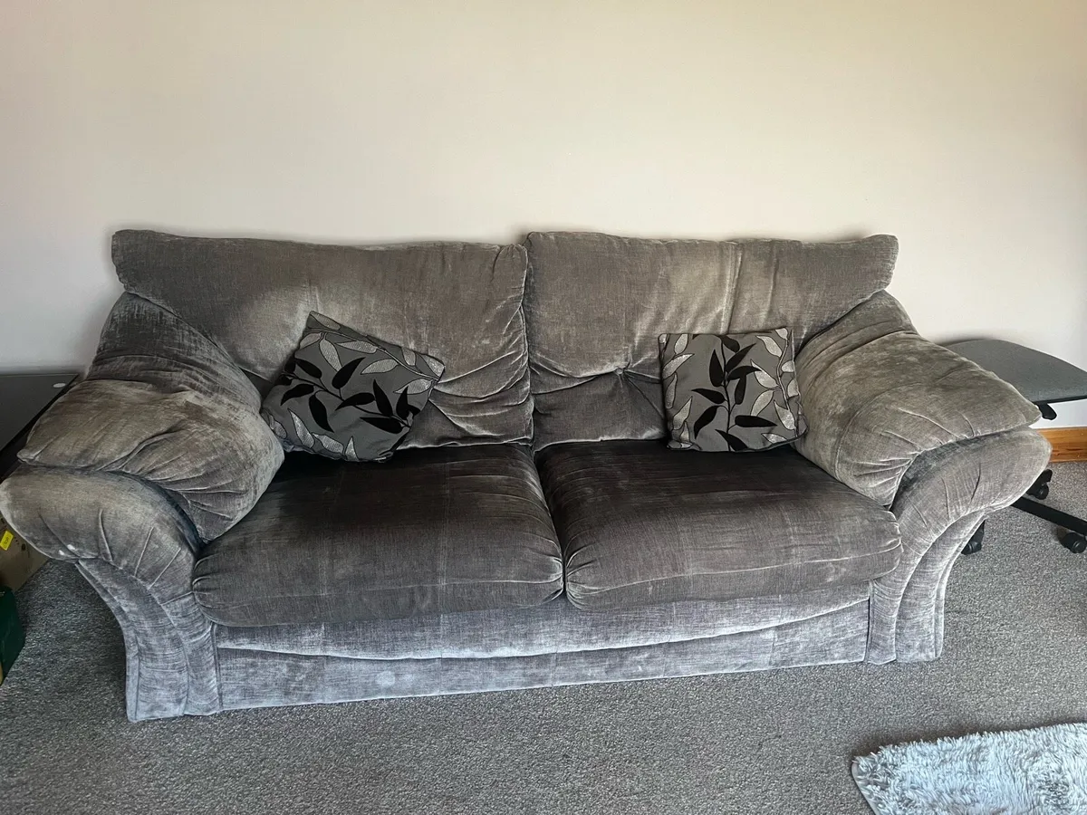 Couch - Image 2